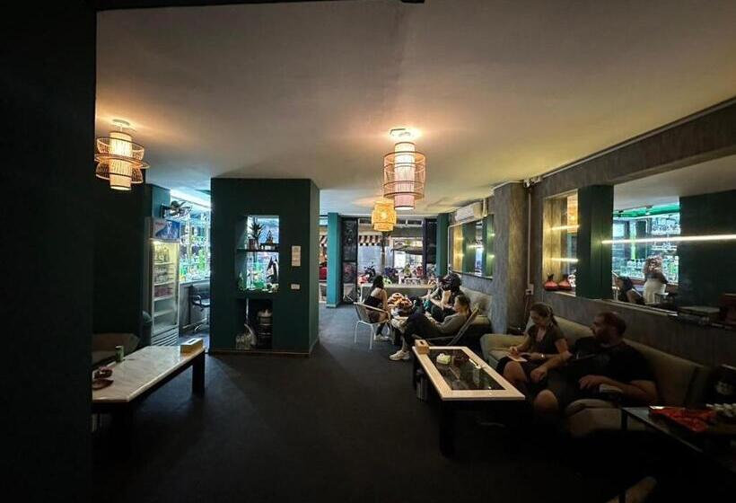 Thai Siwilai Hostel By Tcd