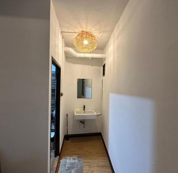 Thai Siwilai Hostel By Tcd