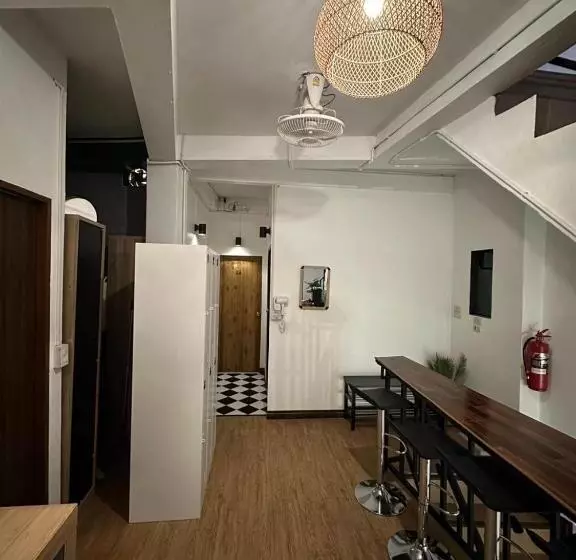 Thai Siwilai Hostel By Tcd