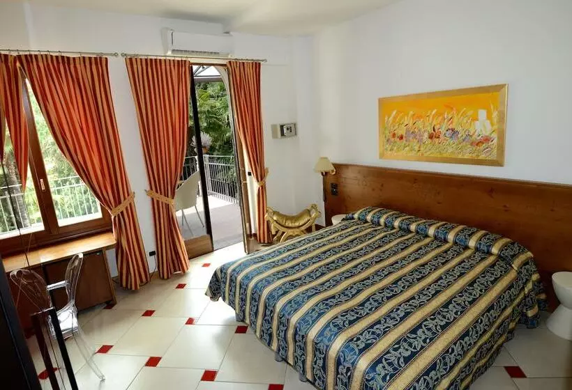 Aamiaismajoitus (B&B) Arciduca Charming House Room & Breakfast
