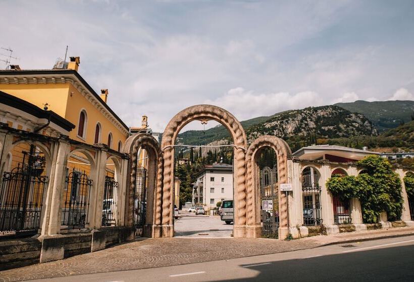 مبيت وإفطار Arciduca Charming House Room & Breakfast