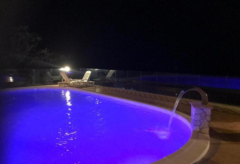 تختخواب و صبحانه Casa Elvira