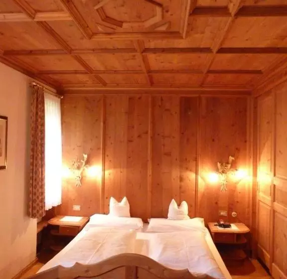 Aamiaismajoitus (B&B) Chalet Ciasa Alexander