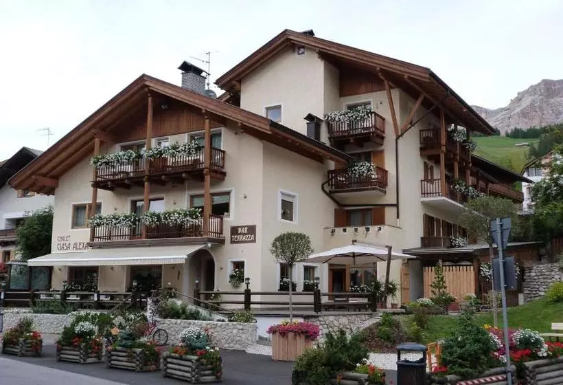 Aamiaismajoitus (B&B) Chalet Ciasa Alexander