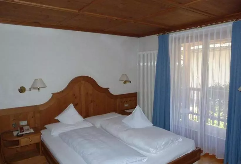 Aamiaismajoitus (B&B) Chalet Ciasa Alexander