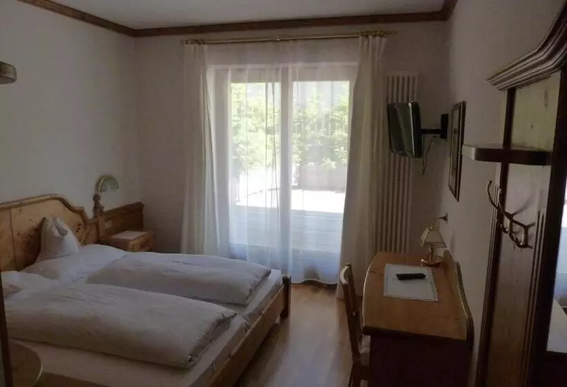 Aamiaismajoitus (B&B) Chalet Ciasa Alexander