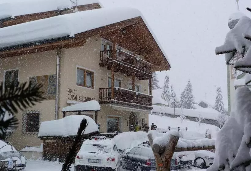 Aamiaismajoitus (B&B) Chalet Ciasa Alexander