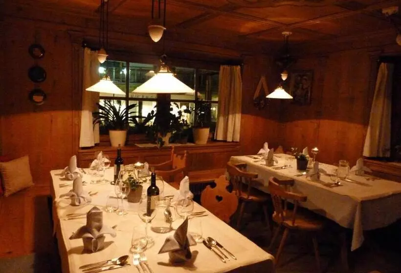 Aamiaismajoitus (B&B) Chalet Ciasa Alexander