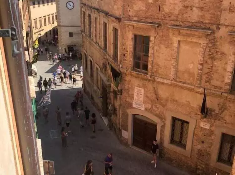 تختخواب و صبحانه La Dimora Nel Corso