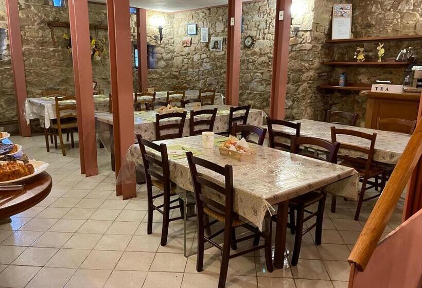 مبيت وإفطار Madonna del Poggio