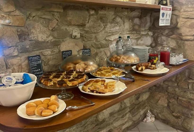 مبيت وإفطار Madonna del Poggio