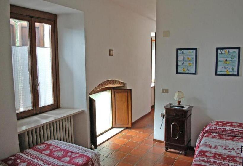 مبيت وإفطار Madonna del Poggio