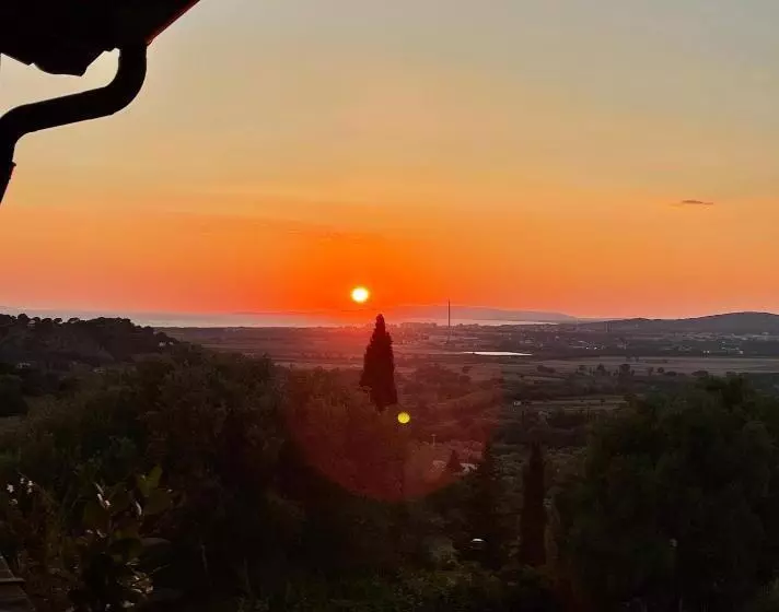 ベッドアンドブレックファースト Madonna del Poggio