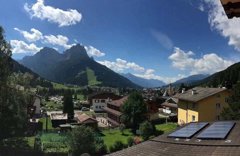 בית מלון כפרי El Paster