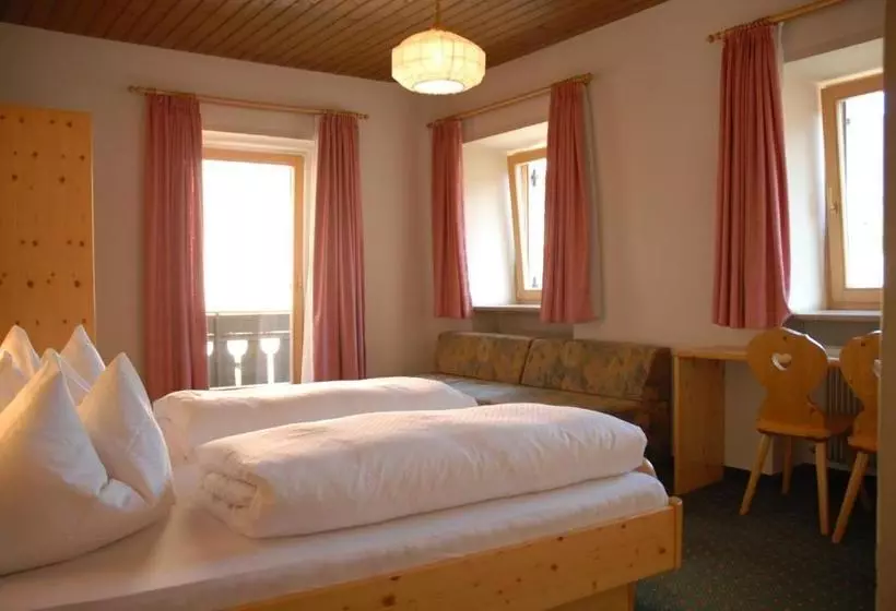 Hotelli B&b Gasthof Zur Linde