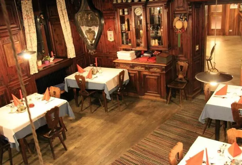 Hotelli B&b Gasthof Zur Linde