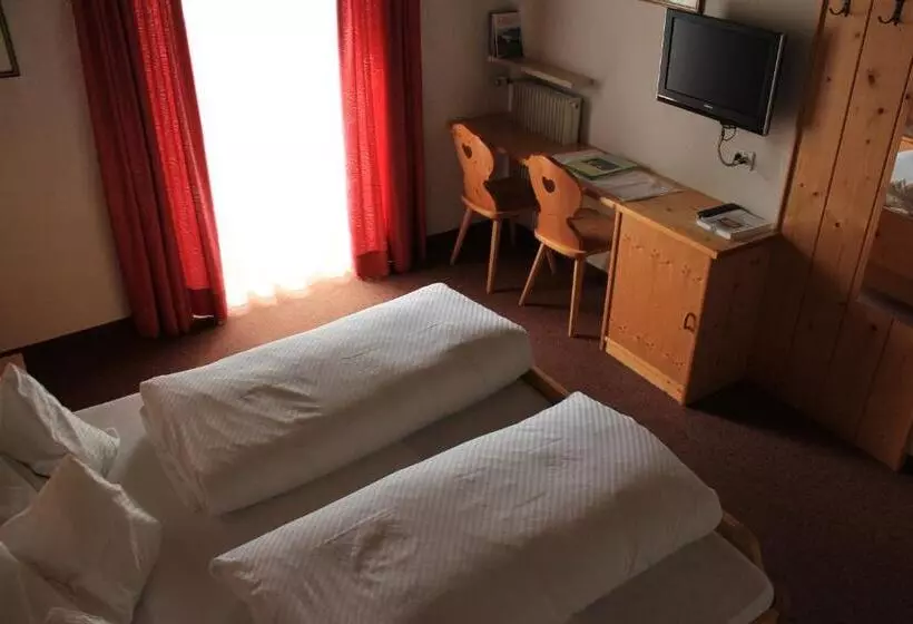 Hotelli B&b Gasthof Zur Linde