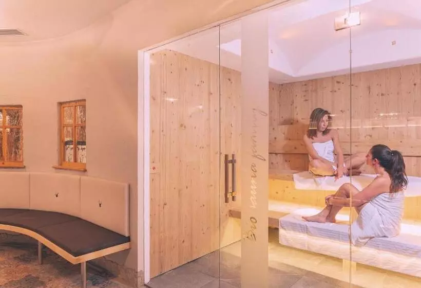 هتل Madonnina Resort And Wellness