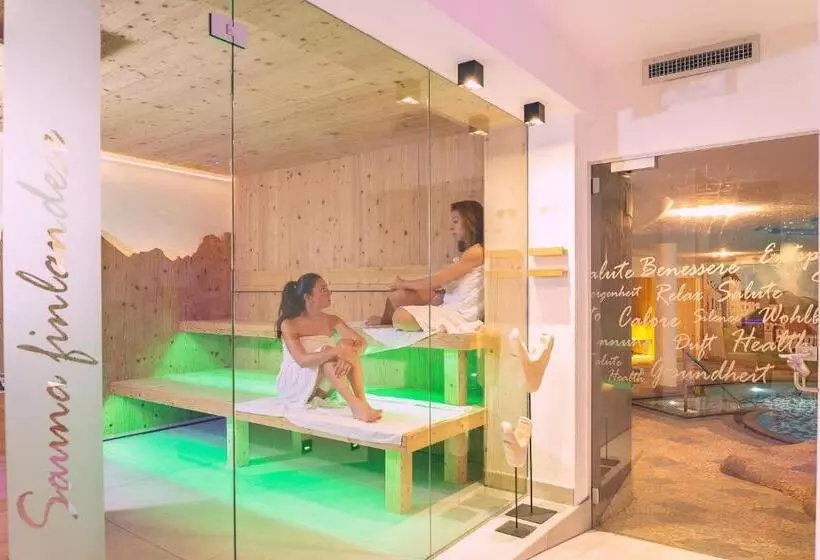 هتل Madonnina Resort And Wellness