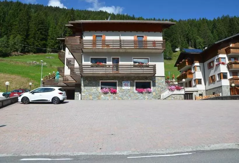 Hotelli Meublè Rosalpina