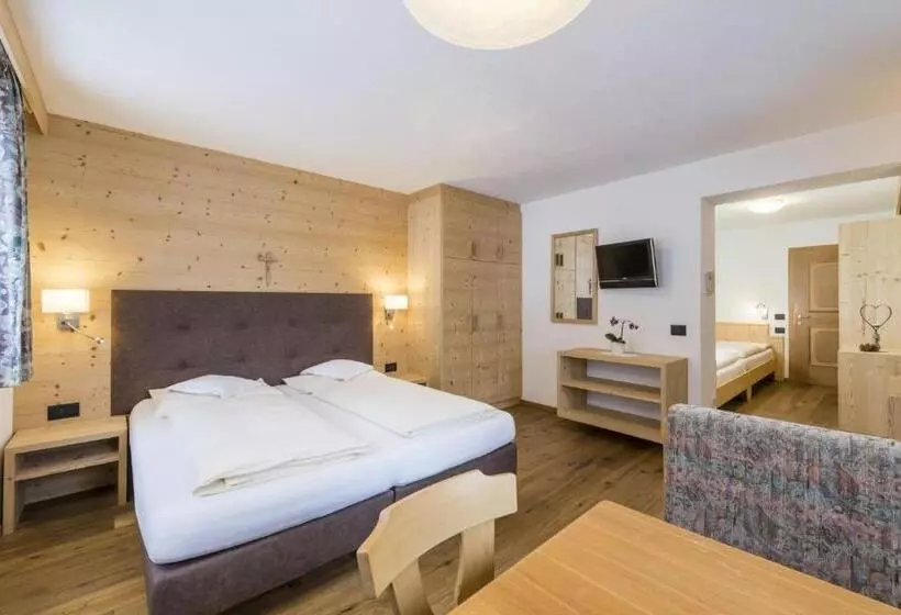 Hotelli Runcac