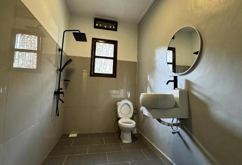 تختخواب و صبحانه Green Square Grove