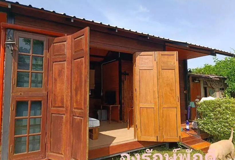 Aamiaismajoitus (B&B) ๋jongluxpakdee โรงแรมจงรักษ์พักดี