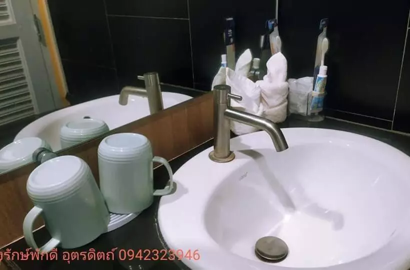 Aamiaismajoitus (B&B) ๋jongluxpakdee โรงแรมจงรักษ์พักดี