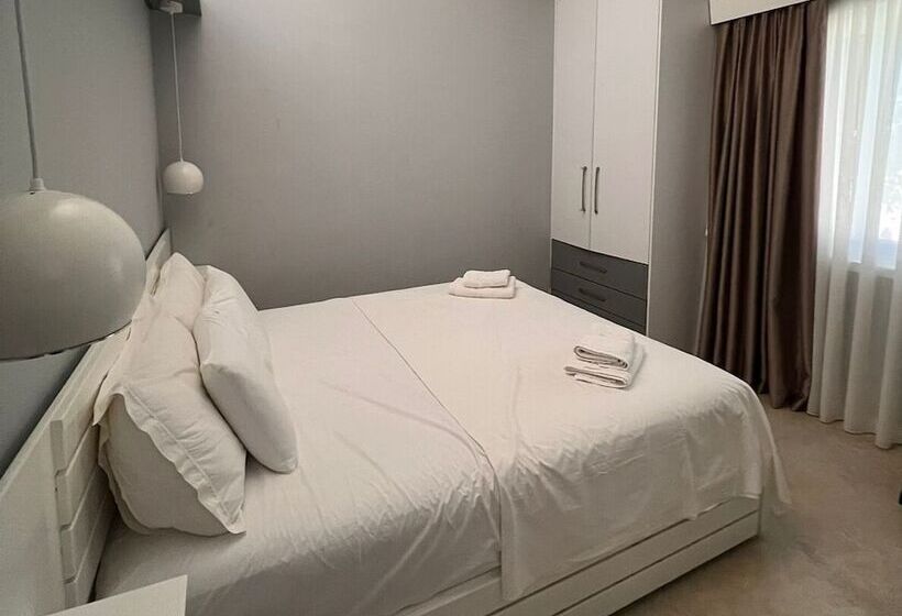 هتل Kompleksi Aljoma