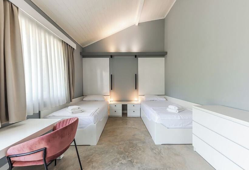 هتل Kompleksi Aljoma