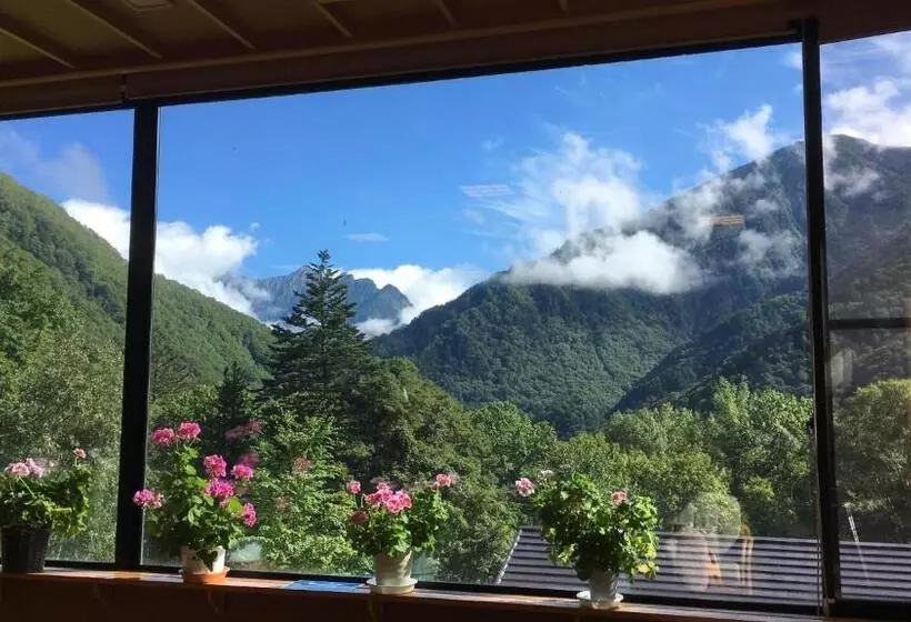 ホテル Nakanoyu Onsen Ryokan   Vacation Stay 18778v