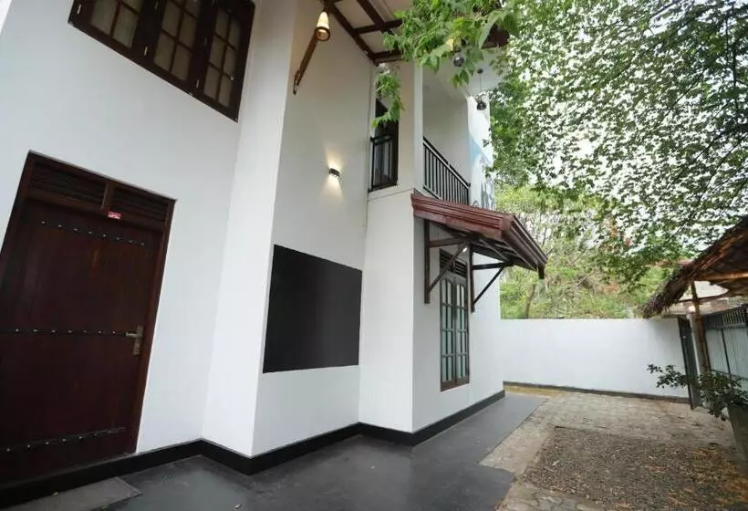 ホテル Surfside Retreat Weligama