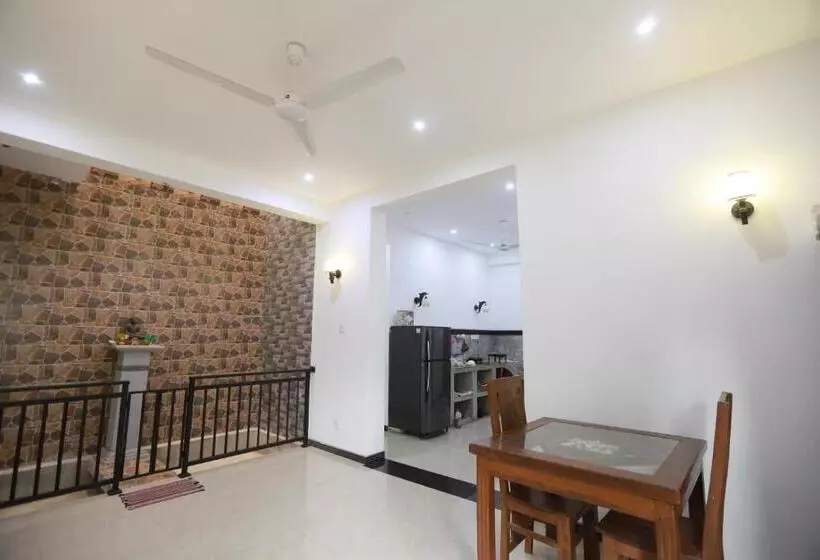 ホテル Surfside Retreat Weligama