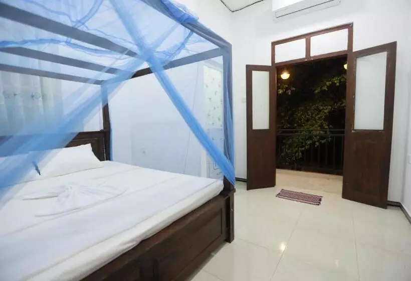 ホテル Surfside Retreat Weligama