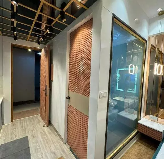 ペンション Deluxe Guest House
