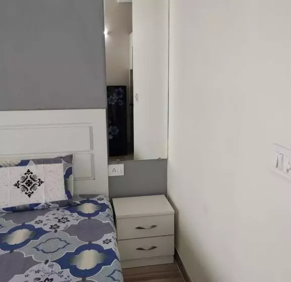 ペンション Deluxe Guest House