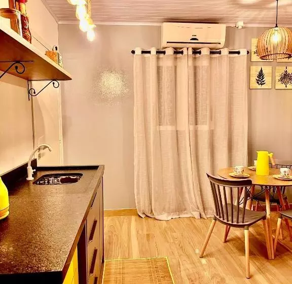 ペンション La Vita Hospedaria Studio Amarelo