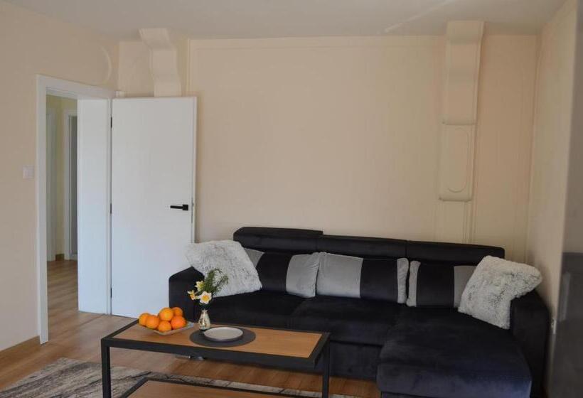 Apartment Veranda Terrace Top Center