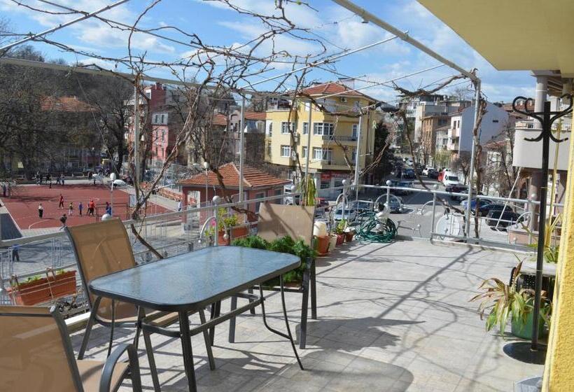 Apartment Veranda Terrace Top Center