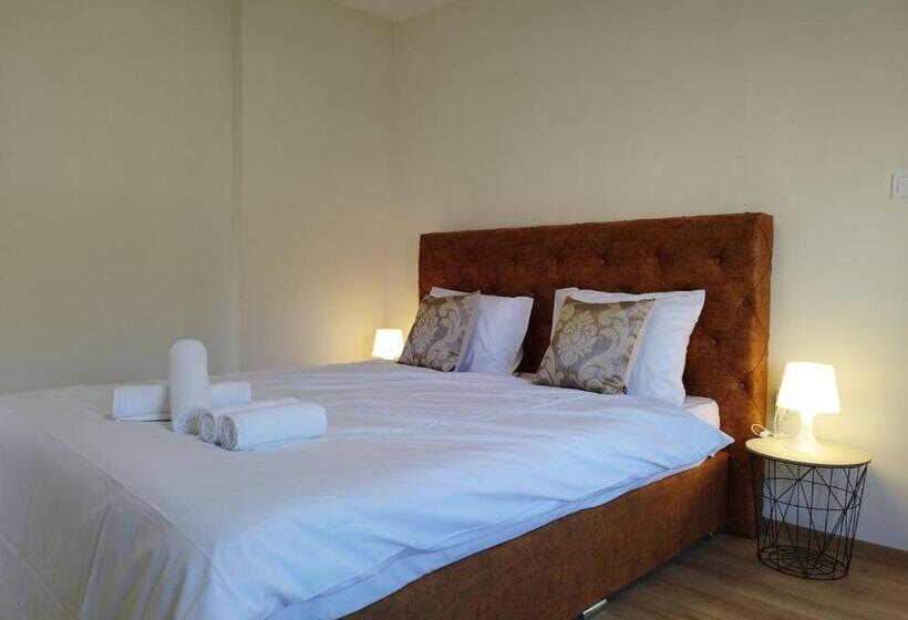 Apartment Veranda Terrace Top Center