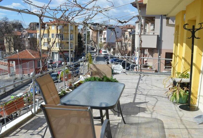 Apartment Veranda Terrace Top Center