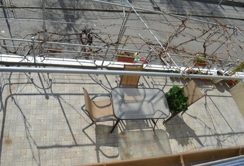 Apartment Veranda Terrace Top Center