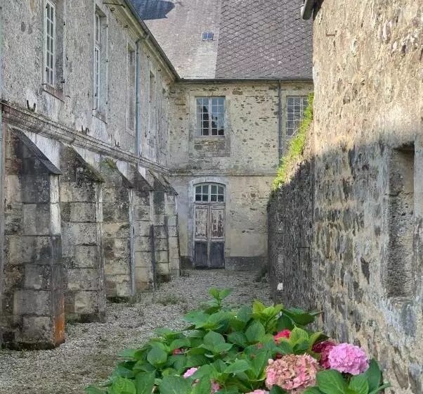 Aamiaismajoitus (B&B) Abbaye De Blanchelande