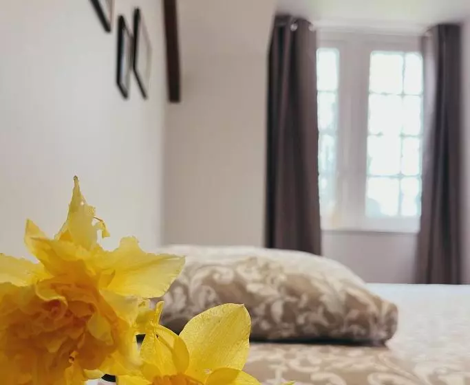 Aamiaismajoitus (B&B) Abbaye De Blanchelande