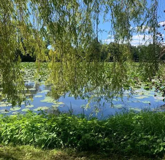 Aamiaismajoitus (B&B) Abbaye De Blanchelande