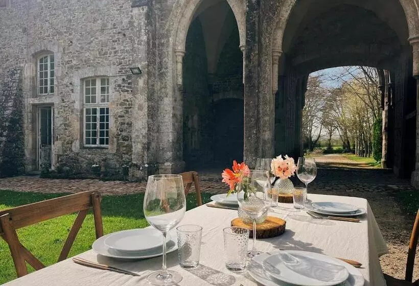 Aamiaismajoitus (B&B) Abbaye De Blanchelande