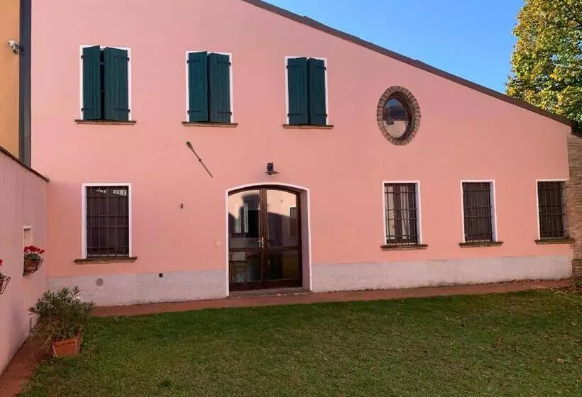 Hotelli Agriturismo Case In Collina