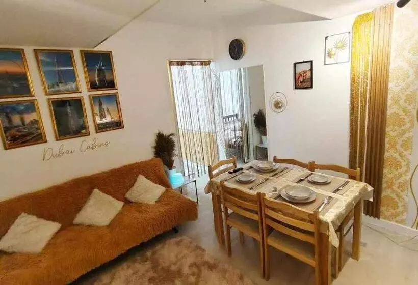 ホテル Azure Staycation By Dubai Cabin