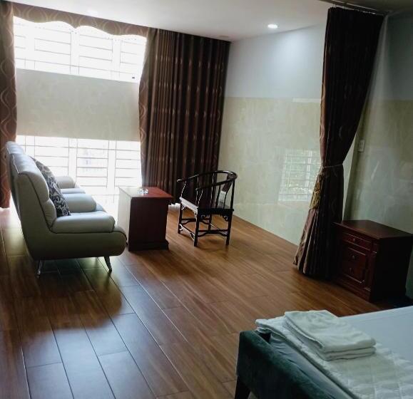 هتل Khách Sạn Hoàng Triều