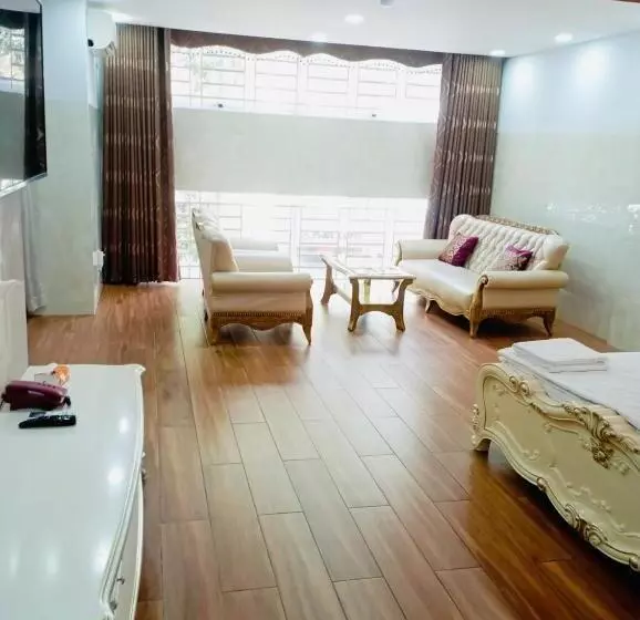 هتل Khách Sạn Hoàng Triều